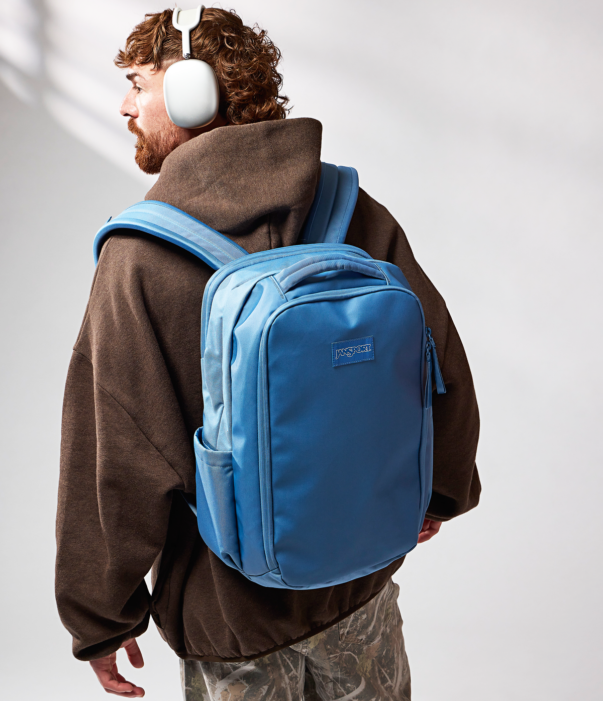 good-latitude-travel-pack-30l-f5 JS0A86ETEW5-MODEL.png